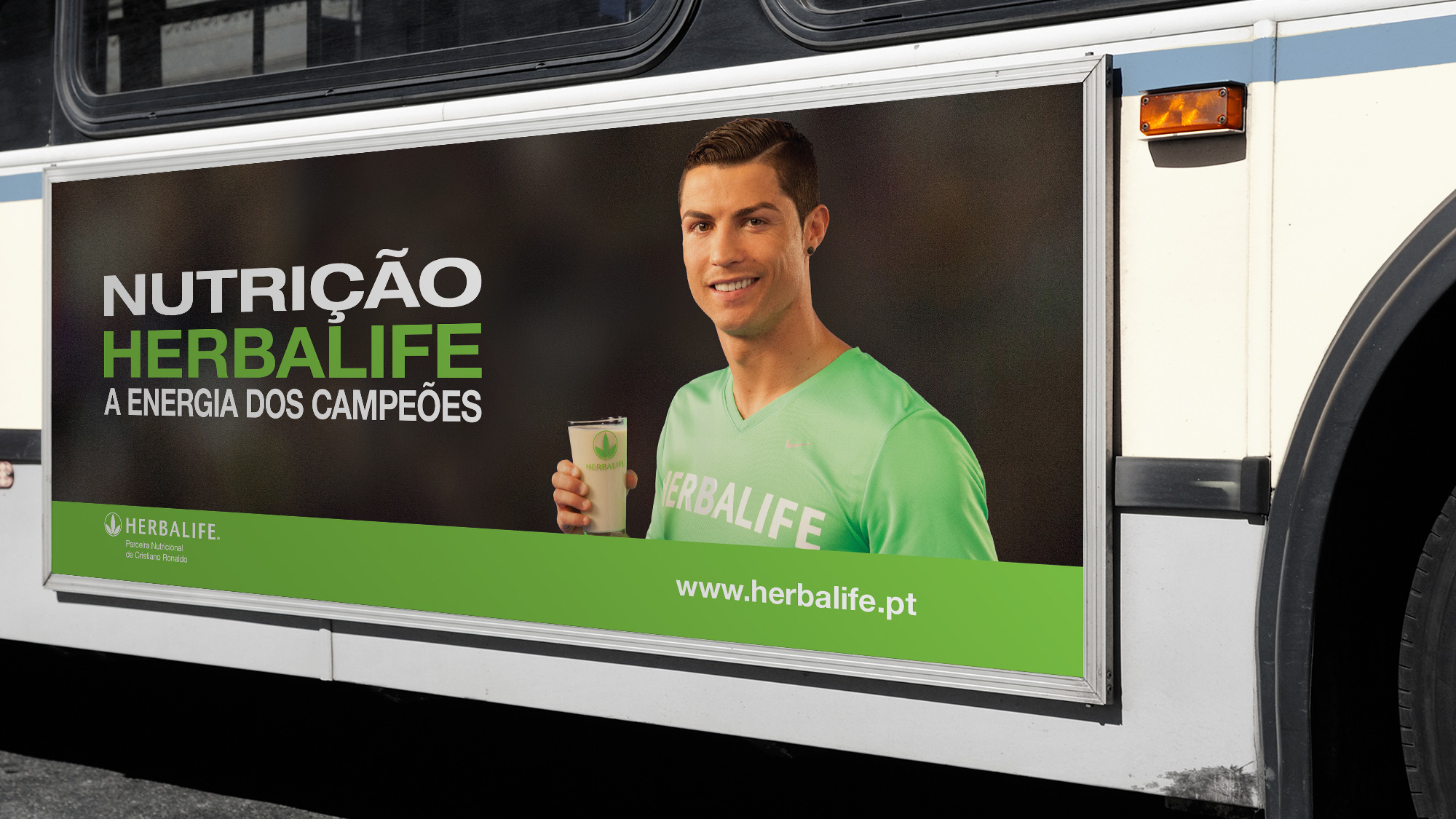 herbalife cristiano ronaldo bus simulacao